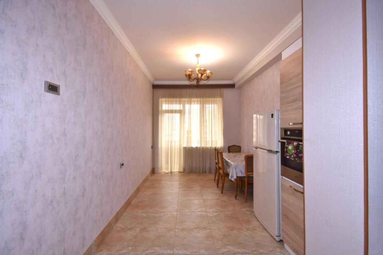 Rent Inn Yerevan On Buzand Street Exteriör bild