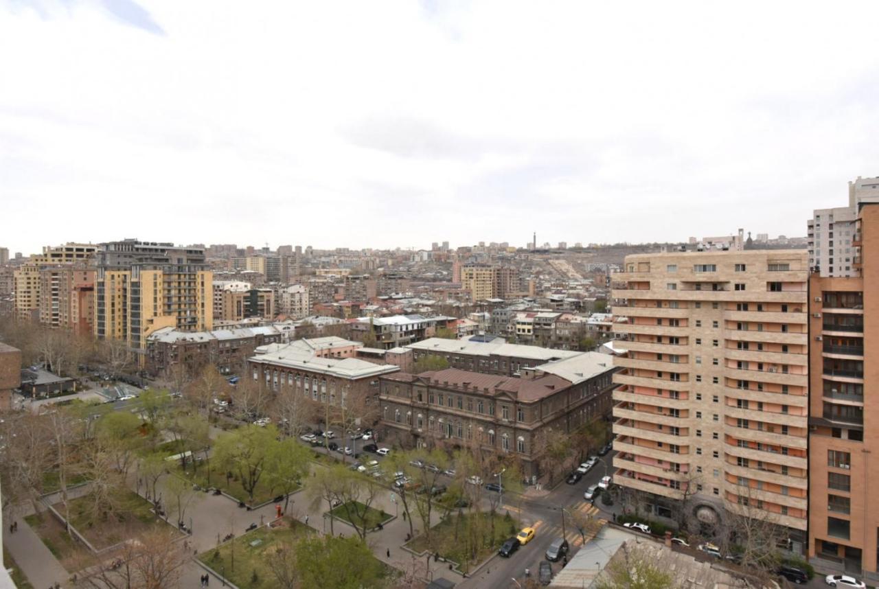 Rent Inn Yerevan On Buzand Street Exteriör bild