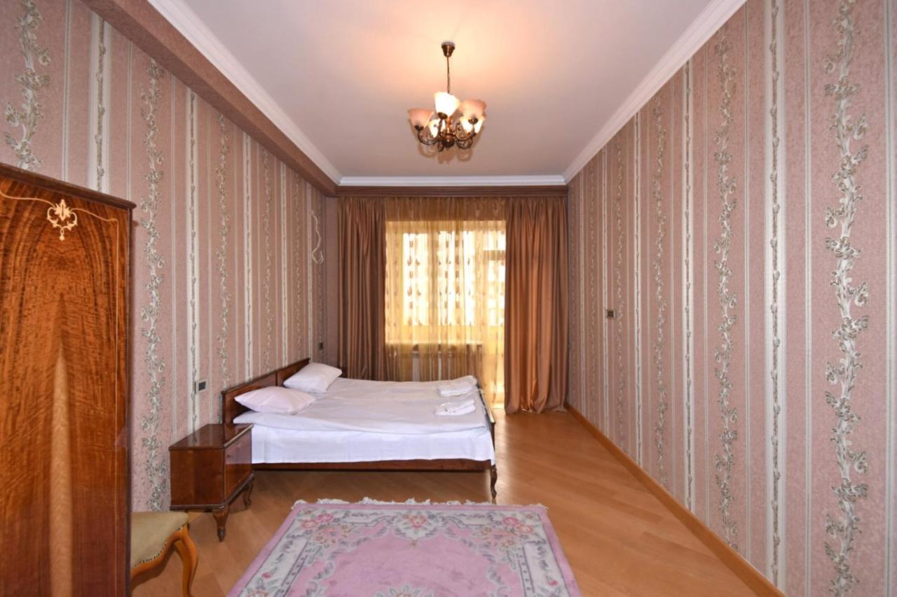 Rent Inn Yerevan On Buzand Street Exteriör bild