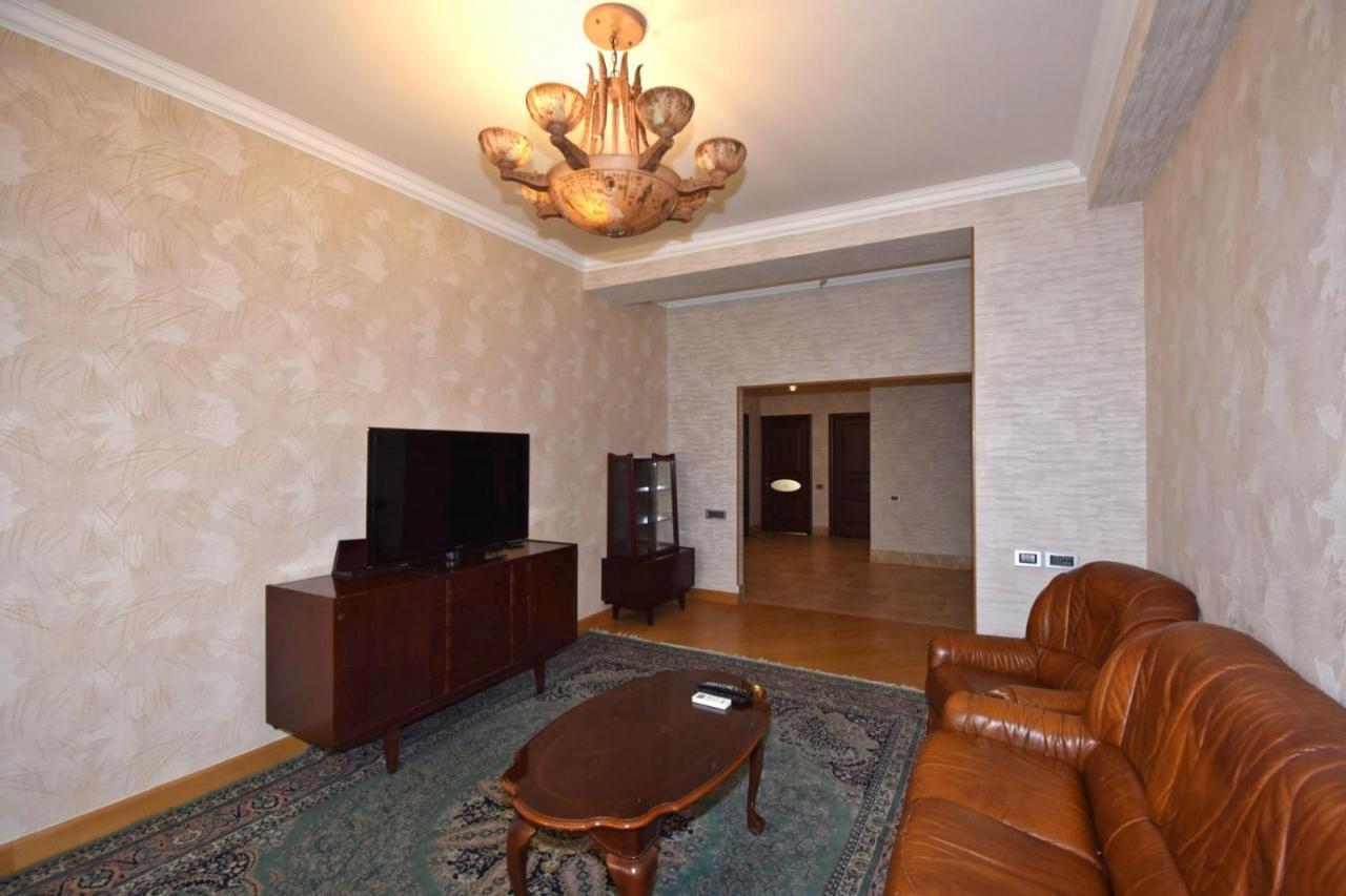 Rent Inn Yerevan On Buzand Street Exteriör bild