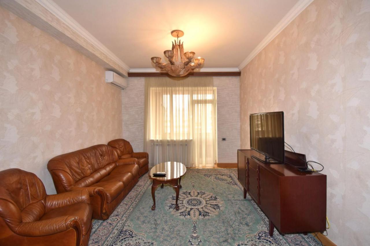 Rent Inn Yerevan On Buzand Street Exteriör bild