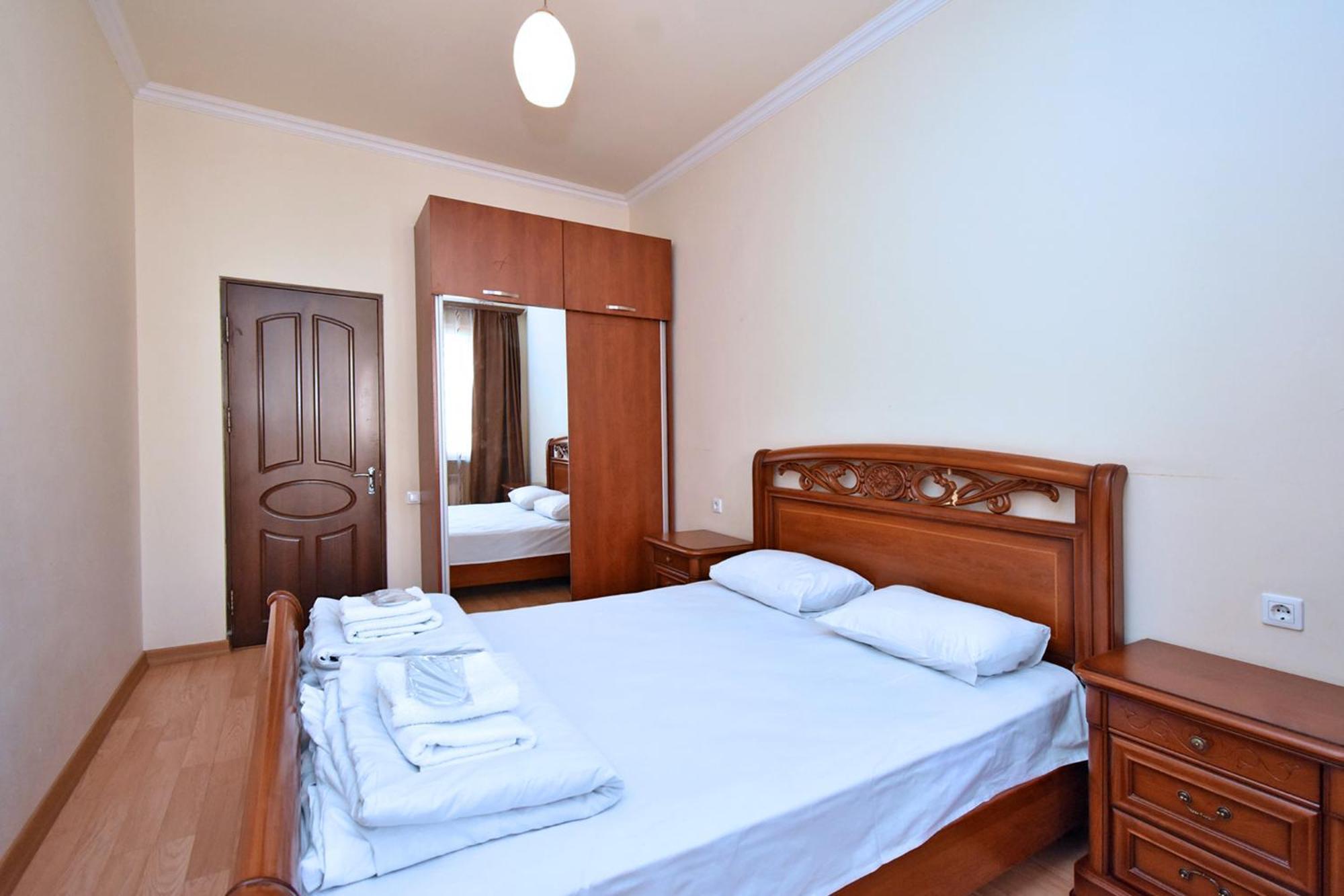 Rent Inn Yerevan On Buzand Street Exteriör bild