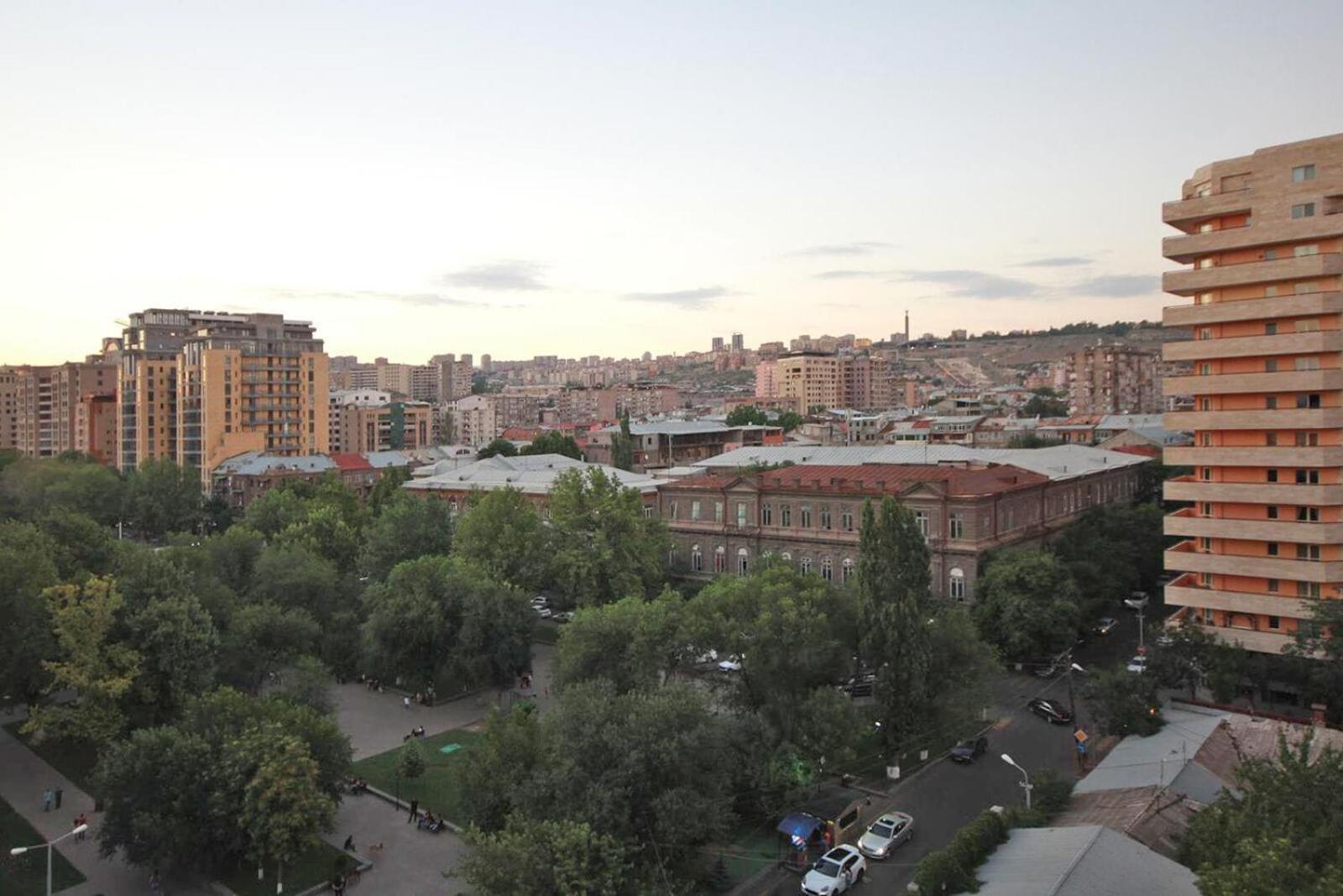 Rent Inn Yerevan On Buzand Street Exteriör bild
