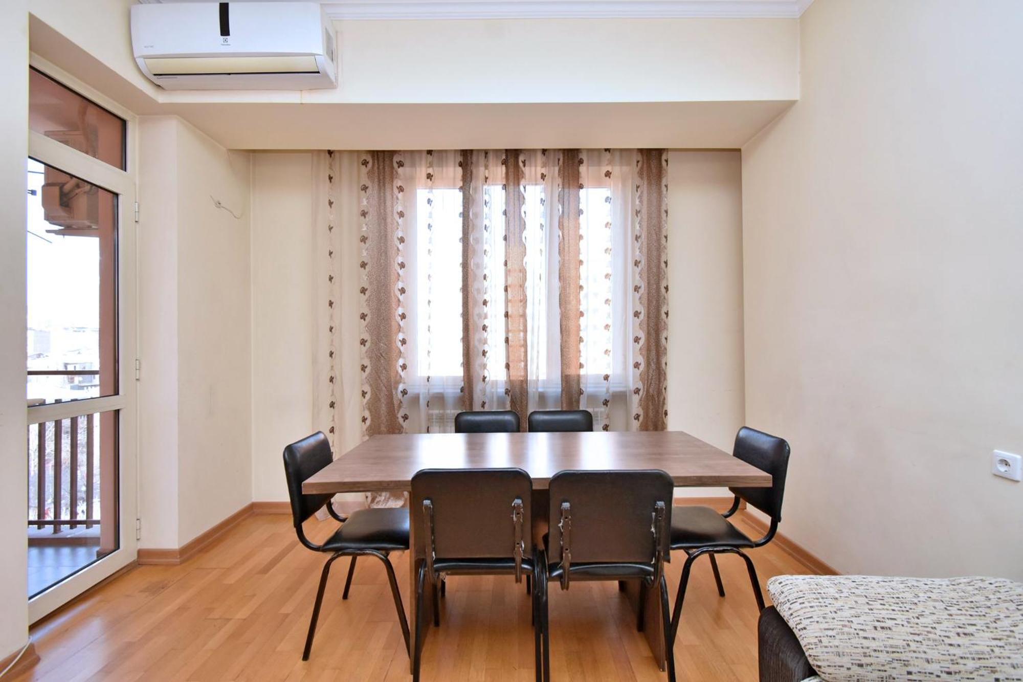 Rent Inn Yerevan On Buzand Street Exteriör bild