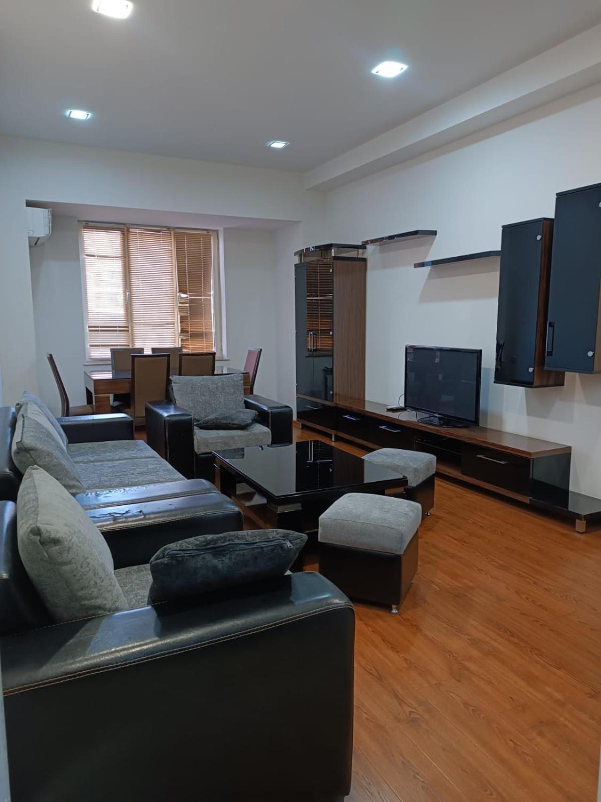 Rent Inn Yerevan On Buzand Street Exteriör bild