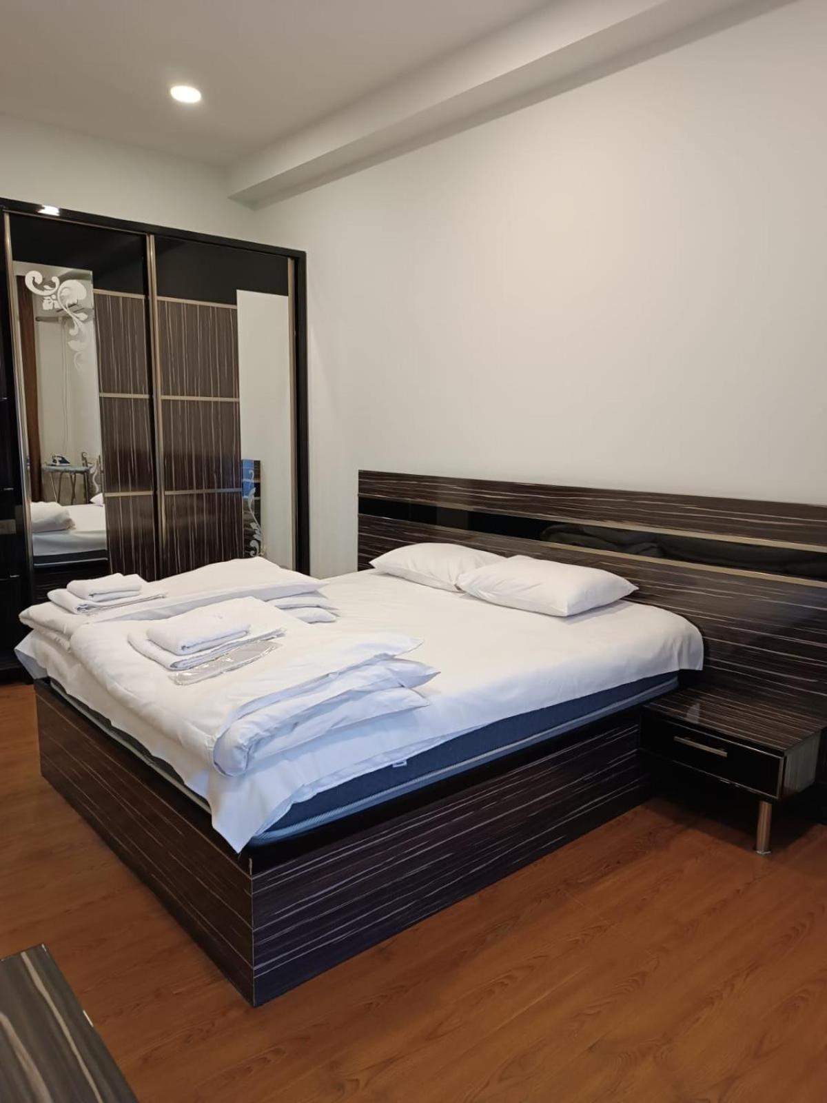 Rent Inn Yerevan On Buzand Street Exteriör bild