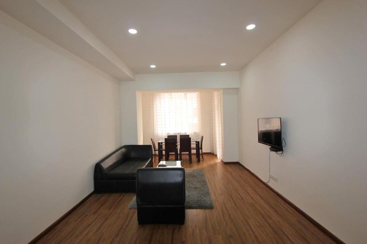 Rent Inn Yerevan On Buzand Street Exteriör bild